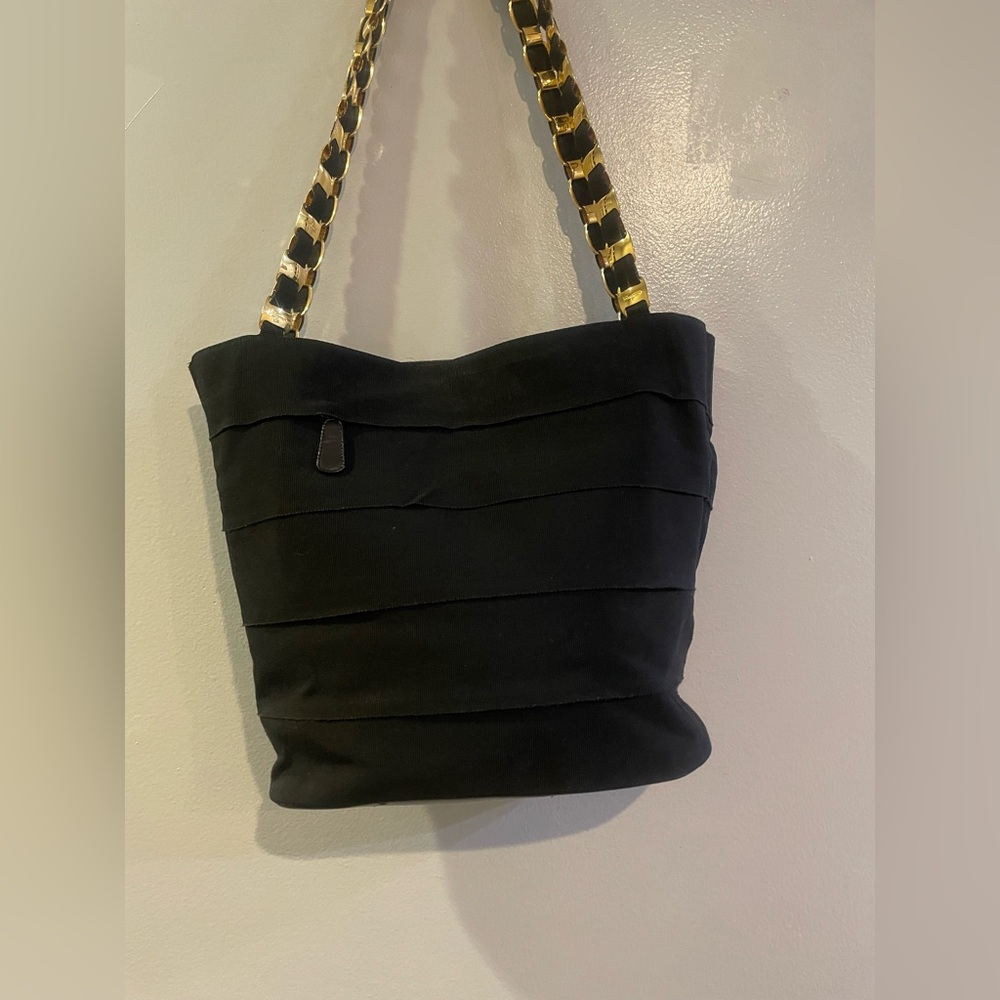 Gucci Ferragamo Steve Madden Giftaway Entry *** 4 SALES TO GO*** - Picture 8 of 14